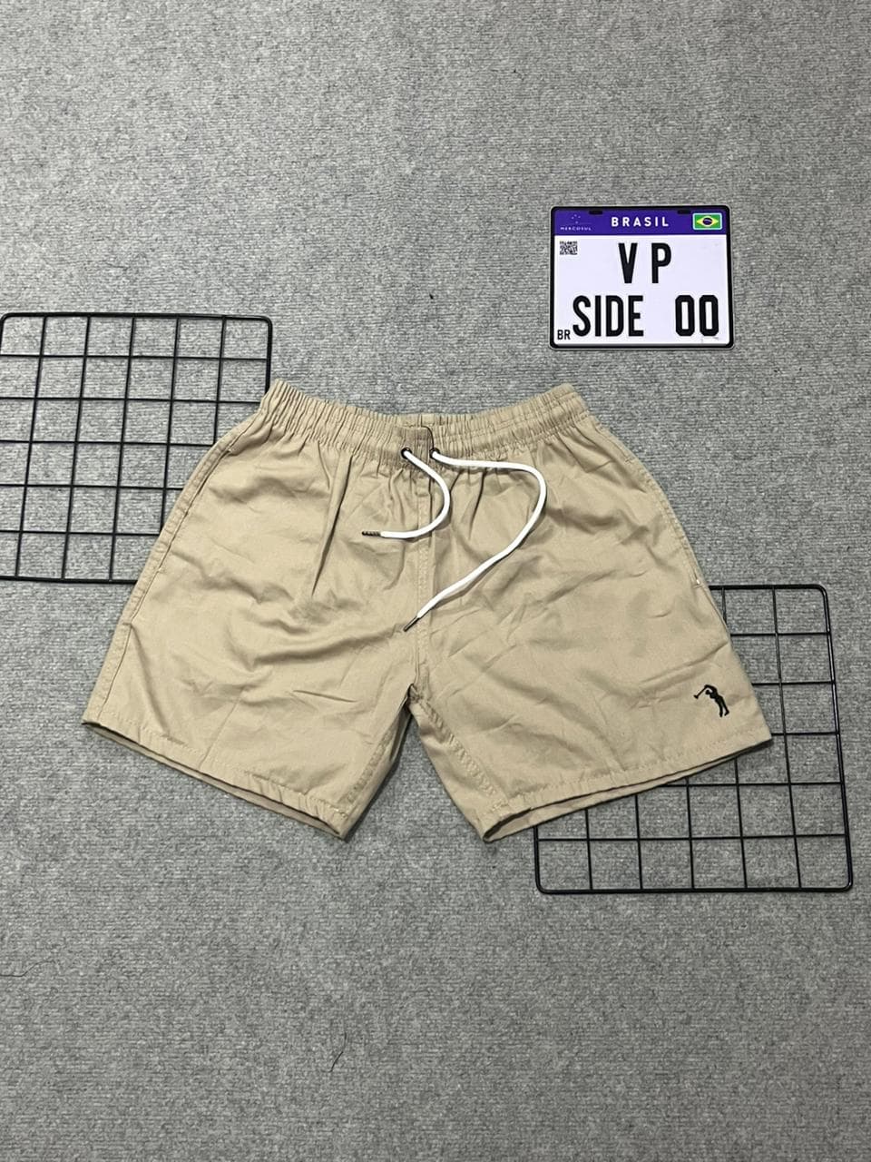 Bermuda Sarja Aleatory Bege