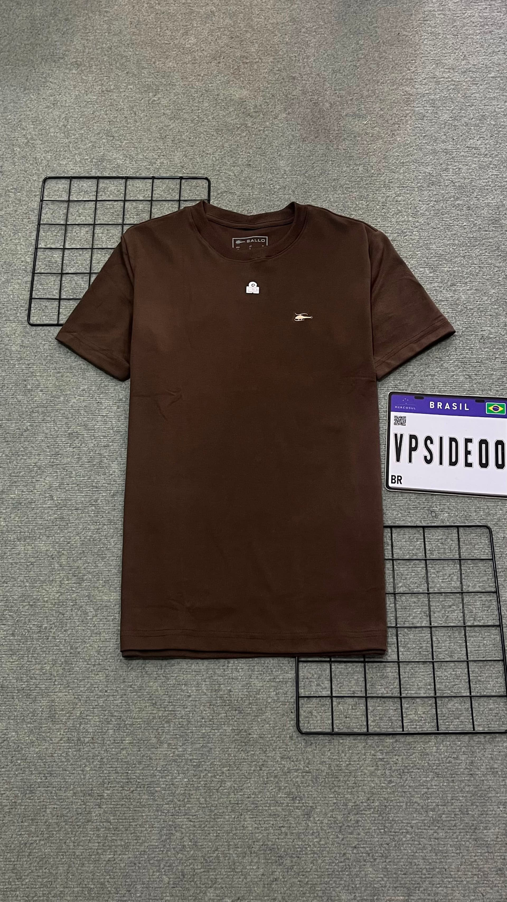 Camiseta Sallo Marrom