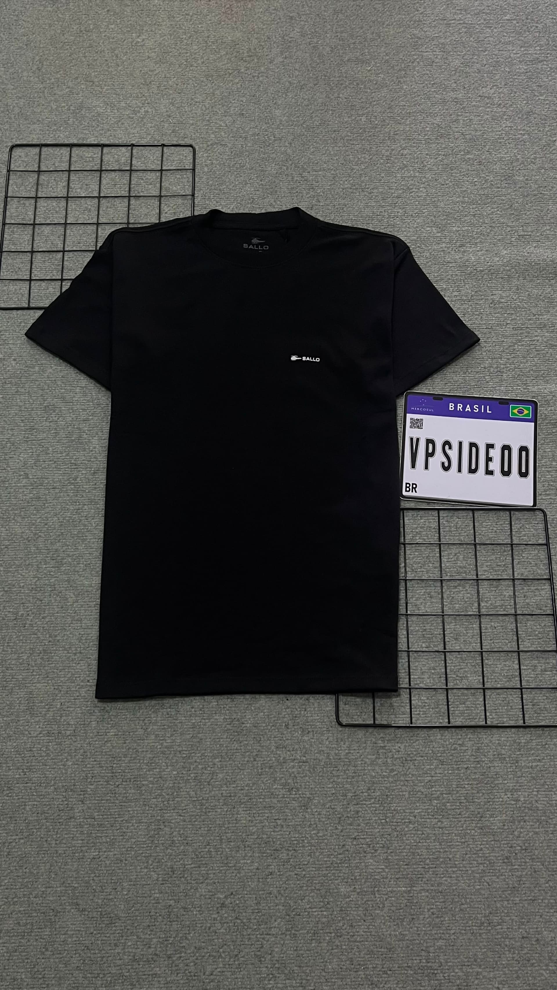 Camiseta Sallo Black Suedine